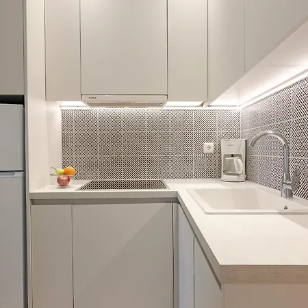 Peroulia Ξενοδοχείο με διαμερίσματα 4*