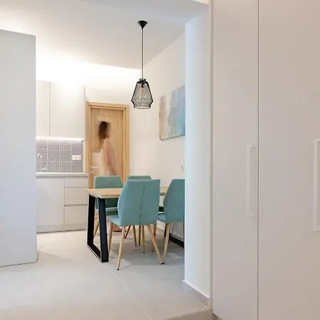 Ξενοδοχείο με διαμερίσματα Peroulia Koróni