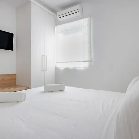 Peroulia Aparthotel