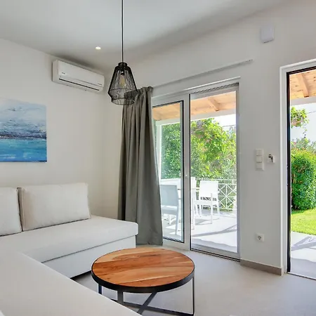 Ξενοδοχείο με διαμερίσματα Peroulia Koróni