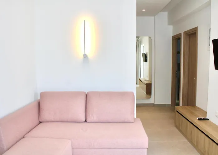 Peroulia Aparthotel 4*