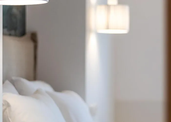 Peroulia Aparthotel 4*