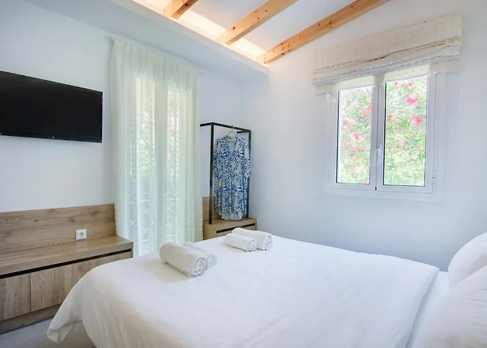 Peroulia Aparthotel Koroni (Messinia)