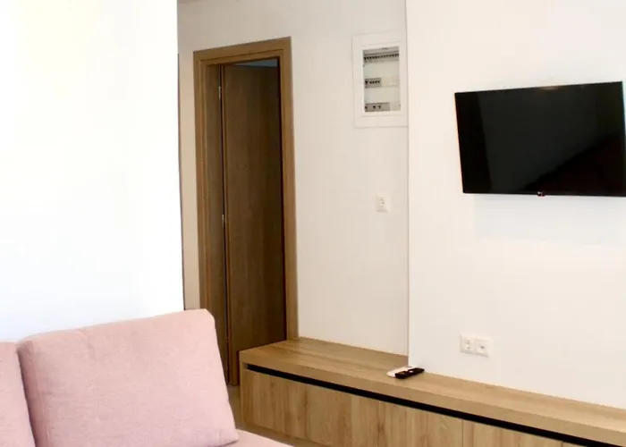 Aparthotel Peroulia 4*